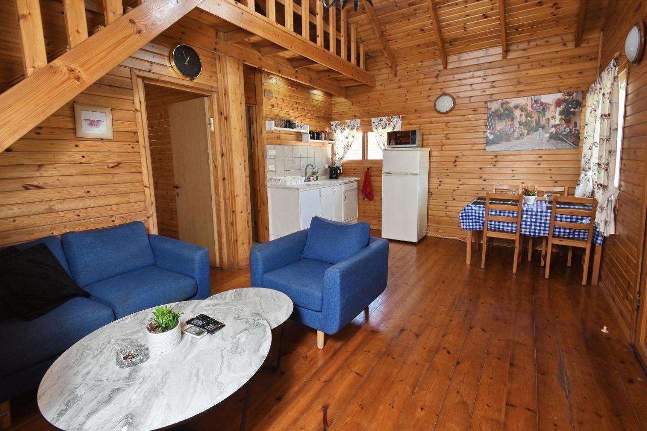 Vila Tal Nof Cabins Manot Exteriér fotografie