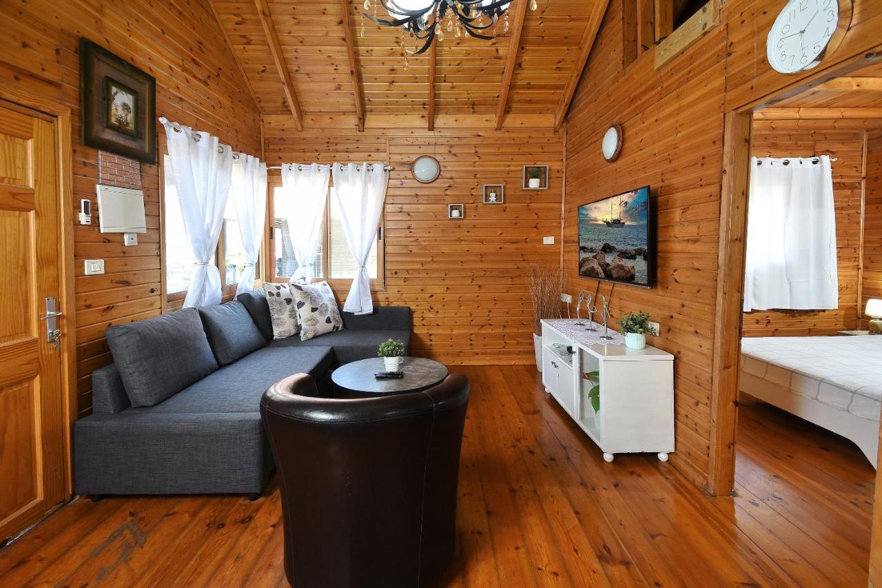 Vila Tal Nof Cabins Manot Exteriér fotografie